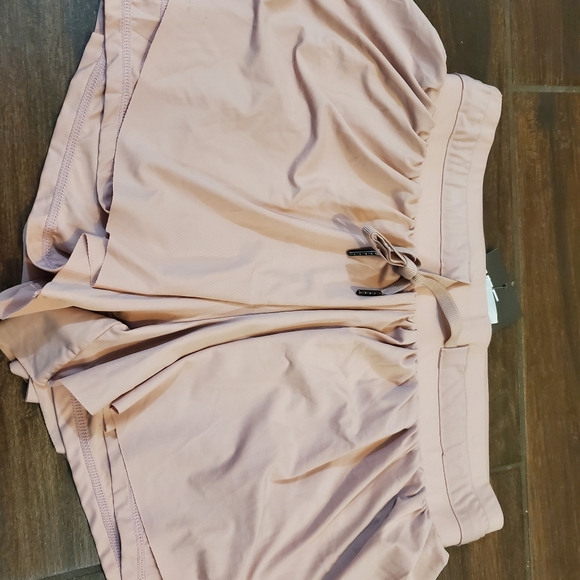 Movement shorts  buttery soft with pockets on side size small blush pink… - Picture 6 of 6